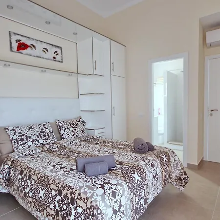 Vila Amazing 5-bedroom In *