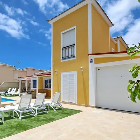Amazing 5-bedroom In Vila *